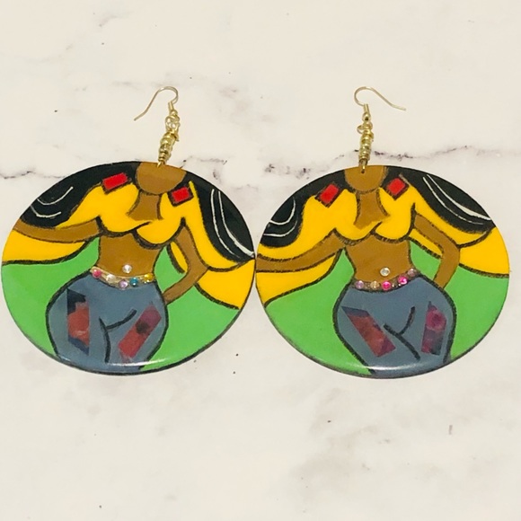 Handmade Afrocentric 3D Earrings “Round Tha Way Girl” - Picture 4 of 4